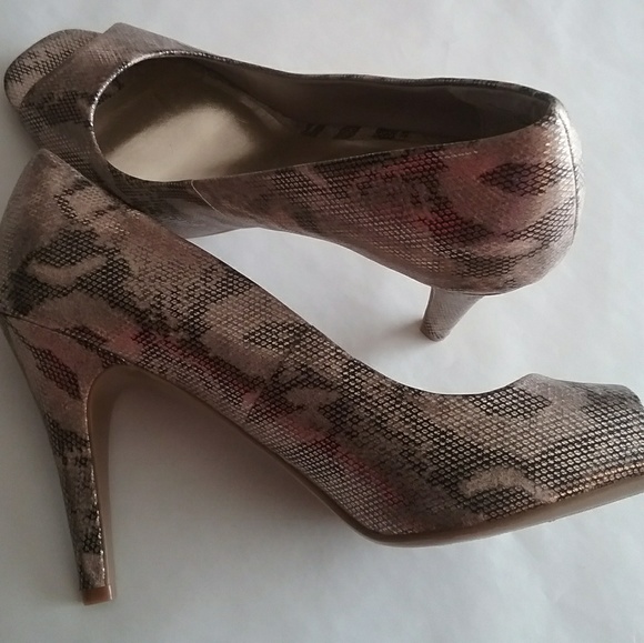 Apostrophe Sz 9 Open Toe Pumps NWOT - Picture 1 of 7
